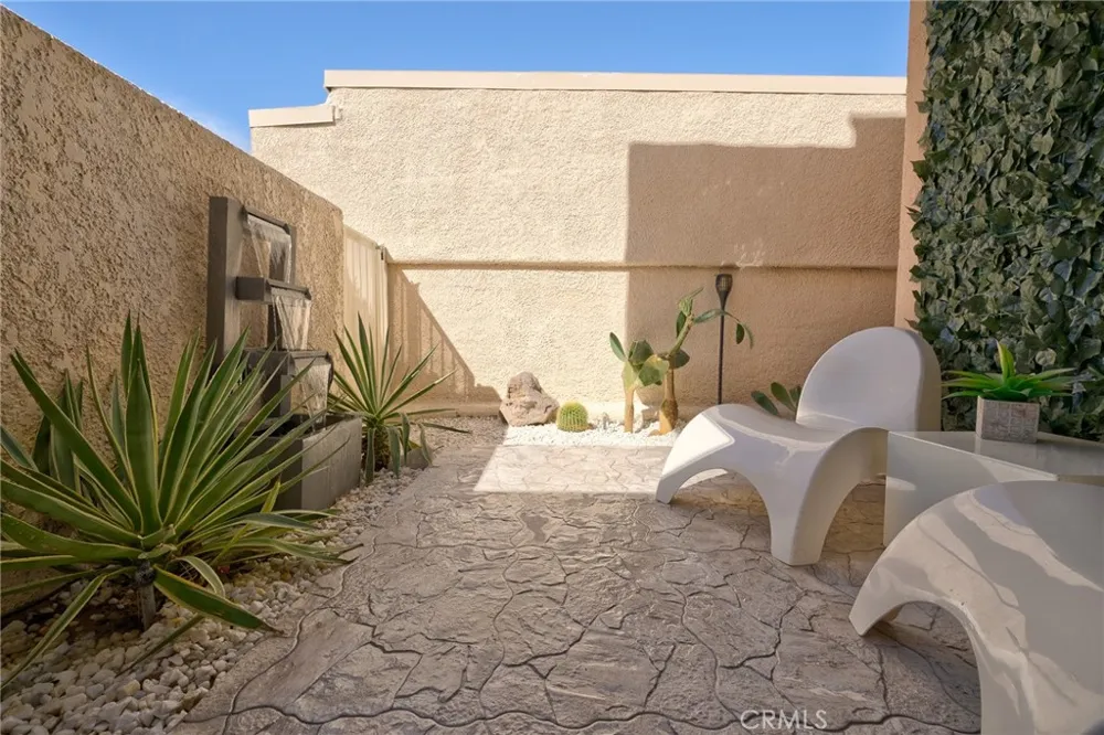 2007 E Columbard Palm Springs, CA 92264