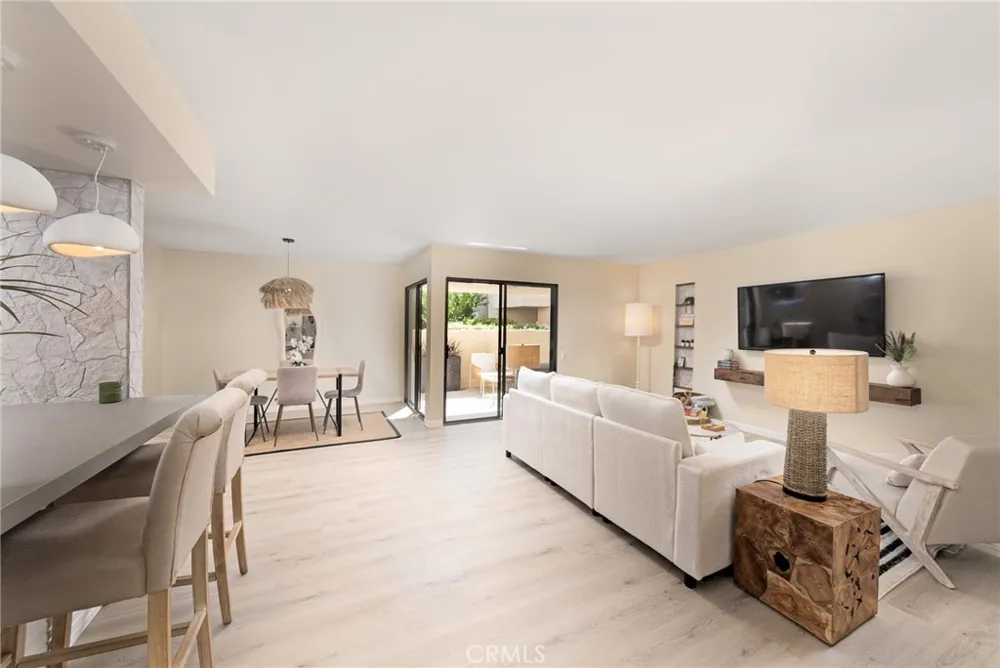 2007 E Columbard Palm Springs, CA 92264