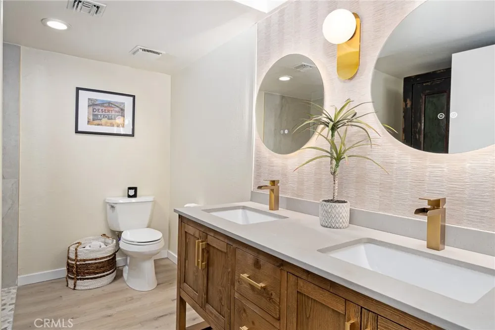 2007 E Columbard Palm Springs, CA 92264