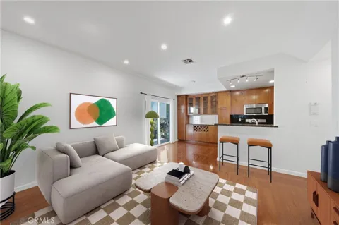 1554 Hobart #2