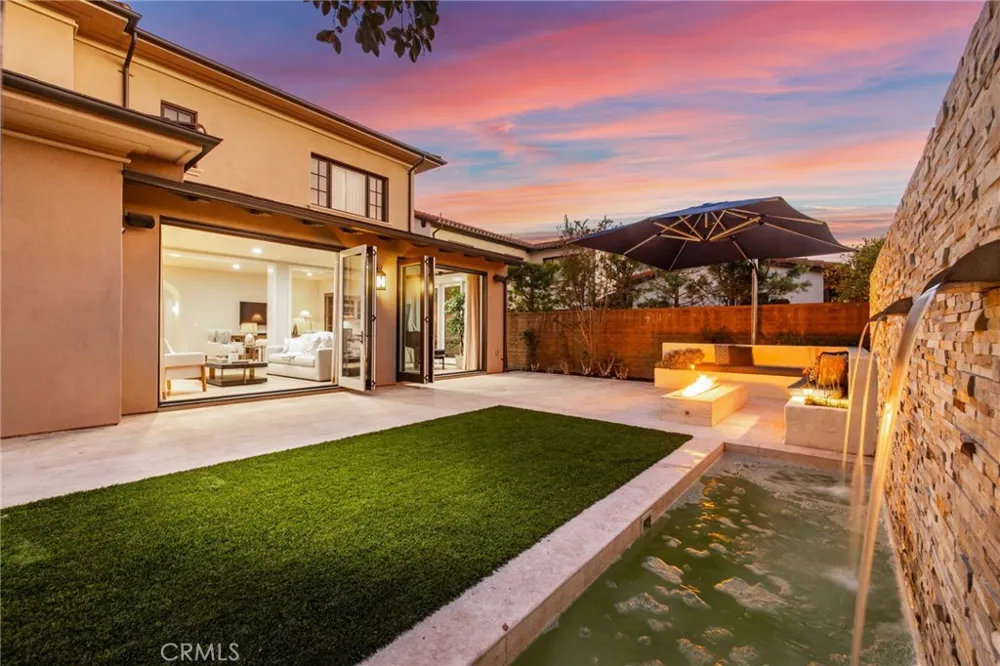 109 Andirons Irvine, CA 92602