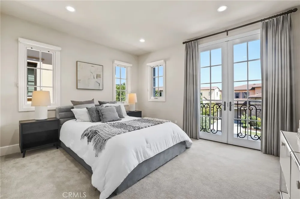 109 Andirons Irvine, CA 92602