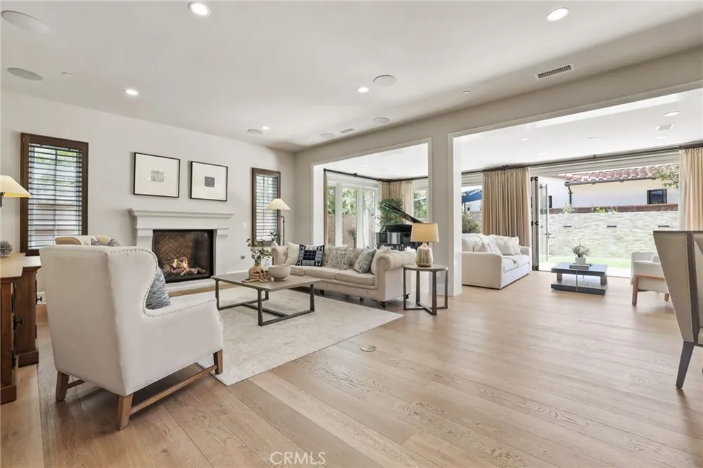 109 Andirons Irvine, CA 92602