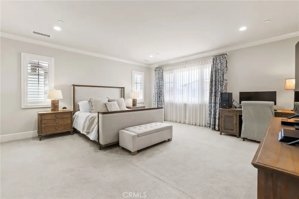 109 Andirons Irvine, CA 92602