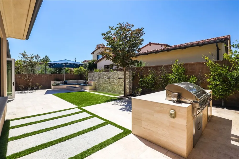 109 Andirons Irvine, CA 92602