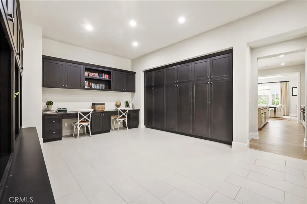 109 Andirons Irvine, CA 92602