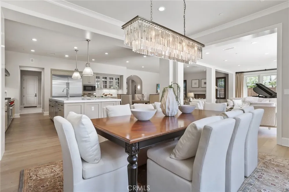 109 Andirons Irvine, CA 92602