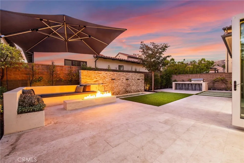 109 Andirons Irvine, CA 92602