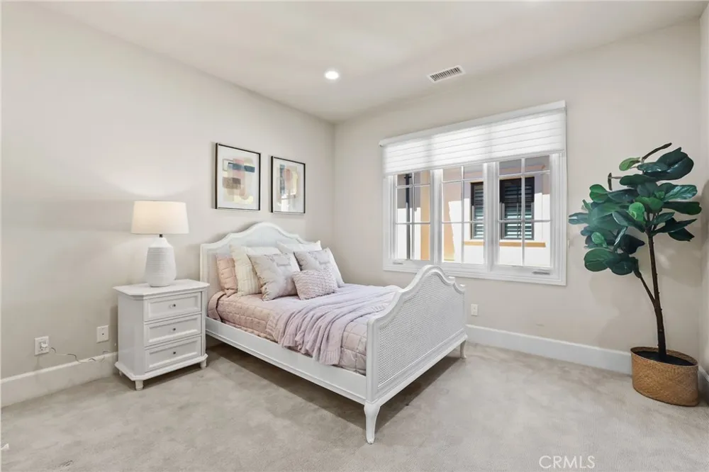 109 Andirons Irvine, CA 92602