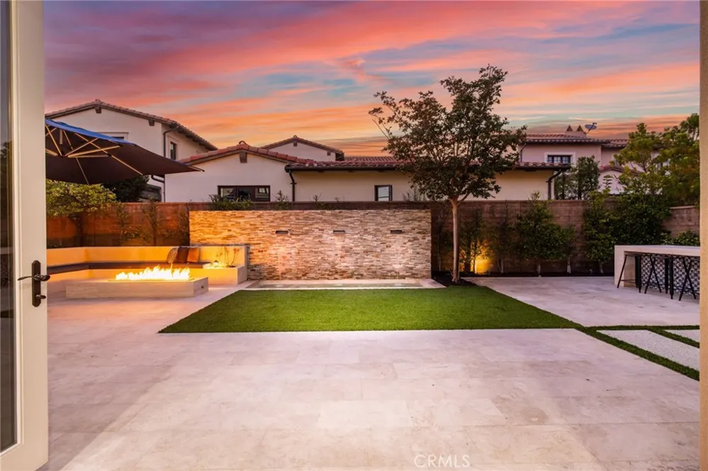 109 Andirons Irvine, CA 92602