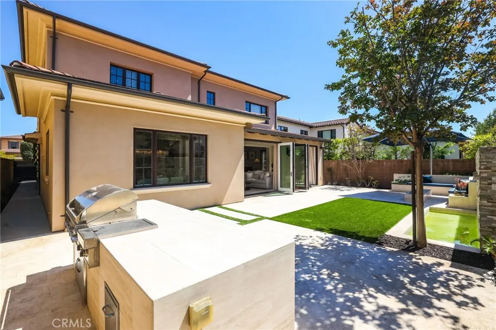 109 Andirons Irvine, CA 92602