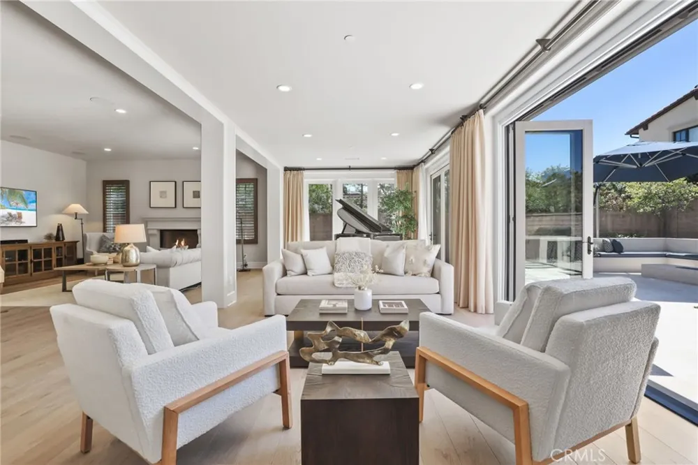 109 Andirons Irvine, CA 92602