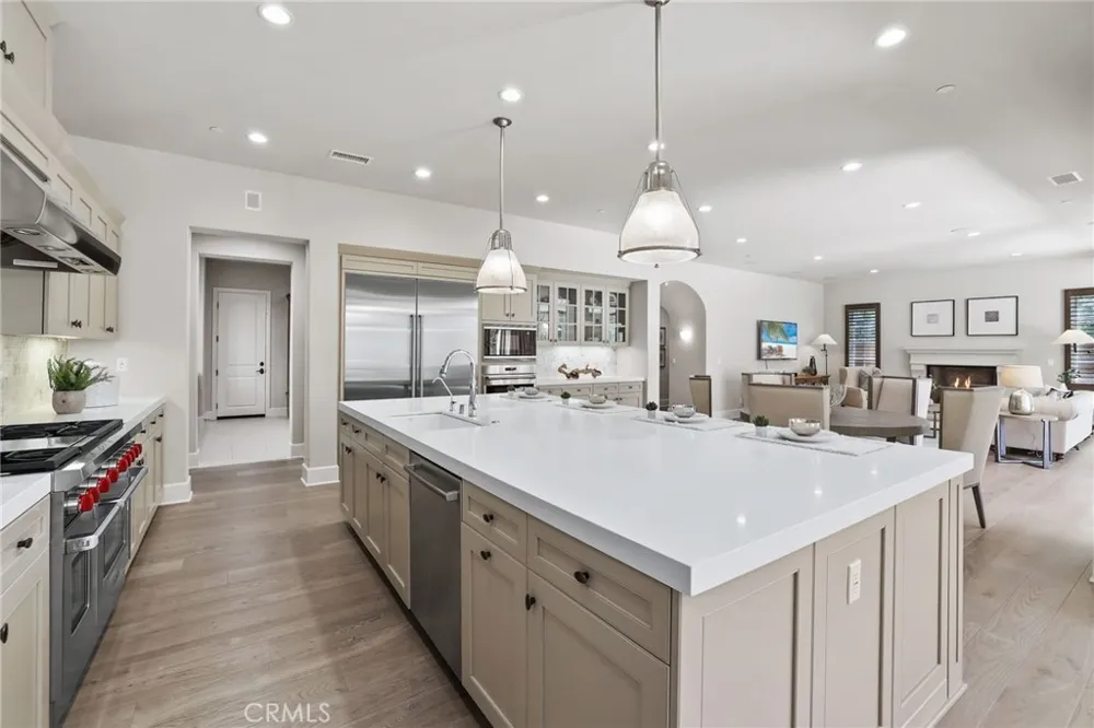 109 Andirons Irvine, CA 92602