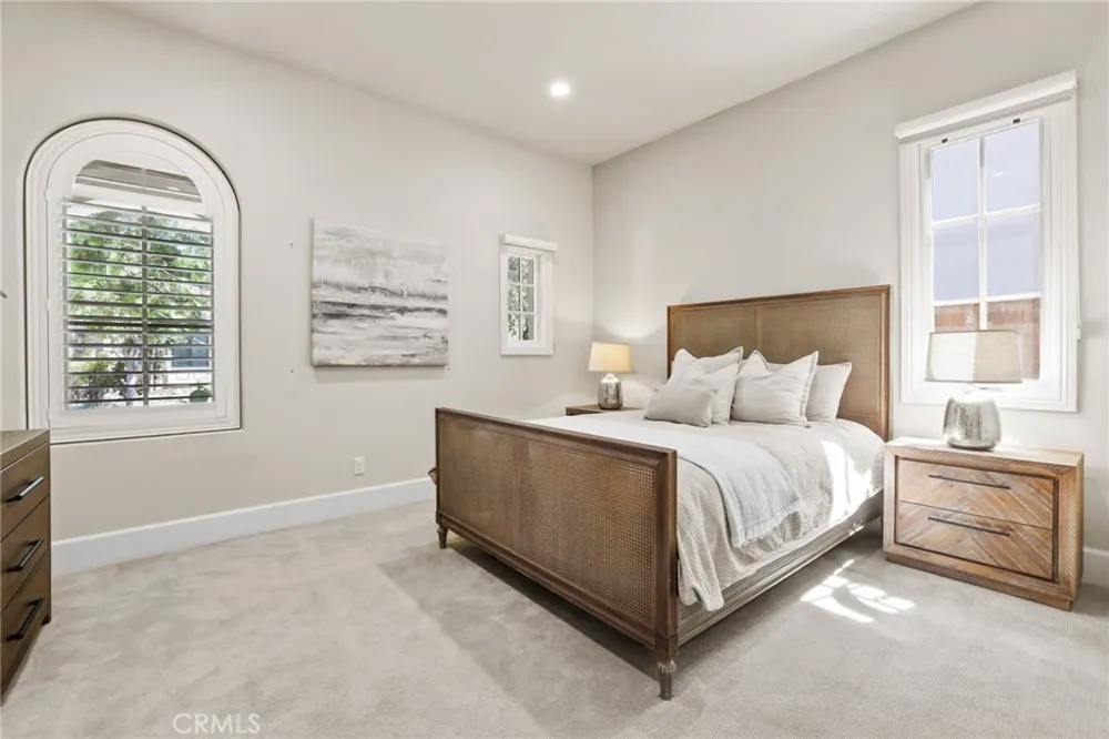 109 Andirons Irvine, CA 92602