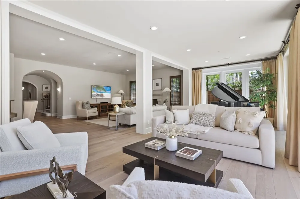 109 Andirons Irvine, CA 92602