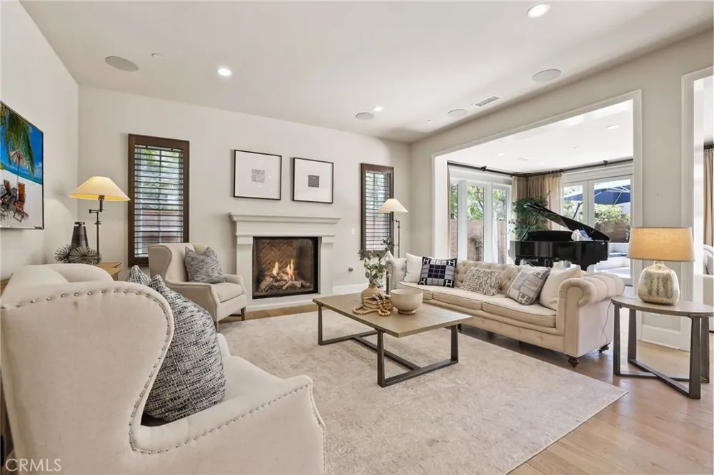 109 Andirons Irvine, CA 92602