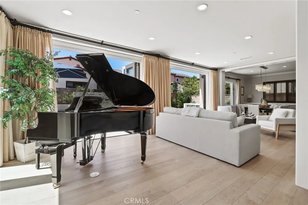 109 Andirons Irvine, CA 92602