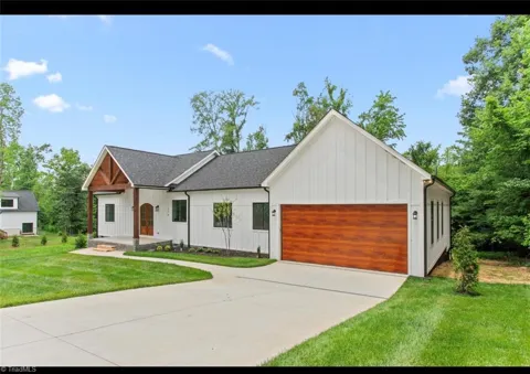 176 Ivory Lane