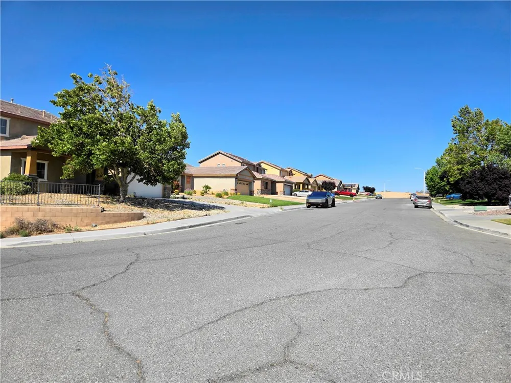 15338 Baxter Street Victorville, CA 92394