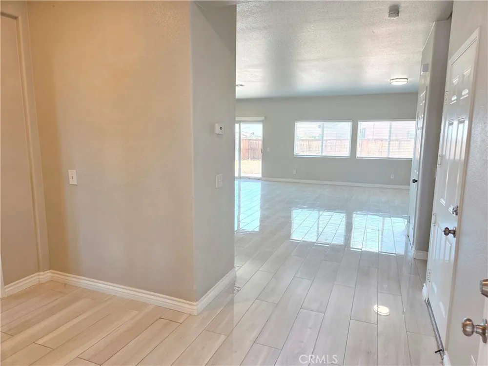 15338 Baxter Street Victorville, CA 92394