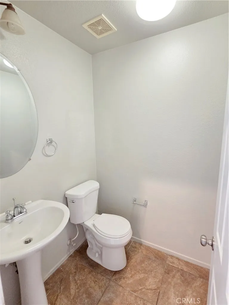 15338 Baxter Street Victorville, CA 92394