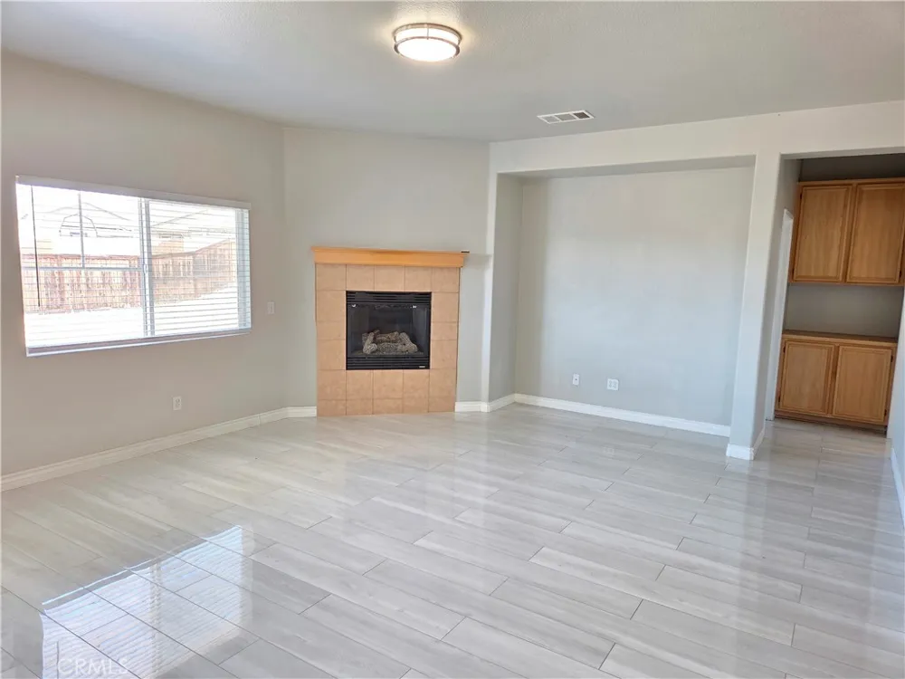 15338 Baxter Street Victorville, CA 92394