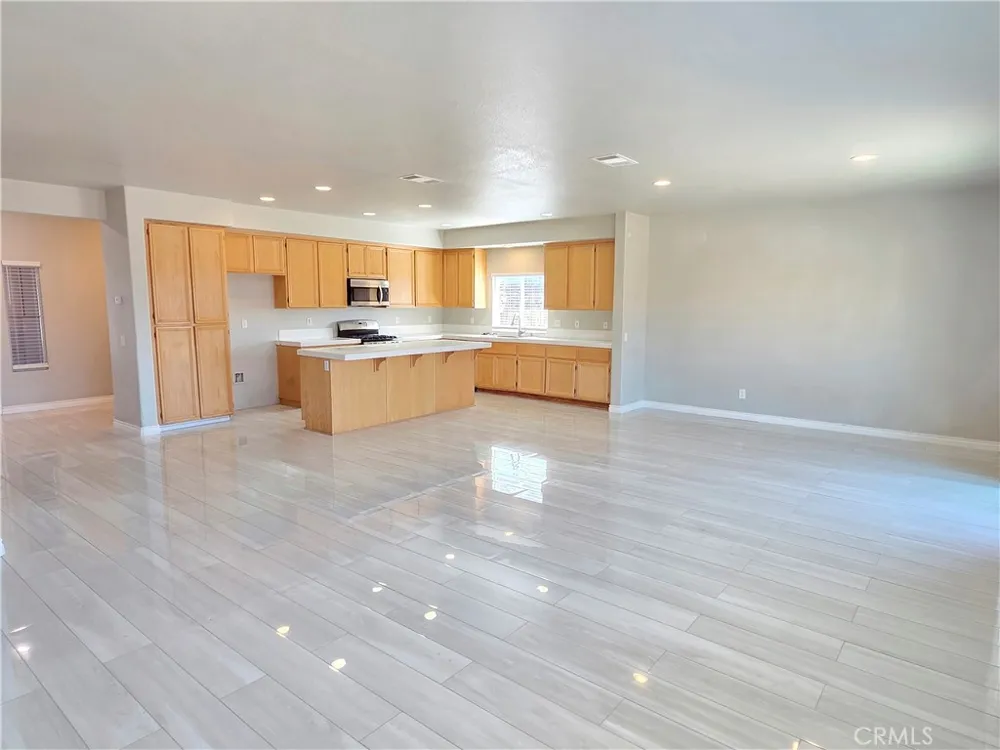 15338 Baxter Street Victorville, CA 92394