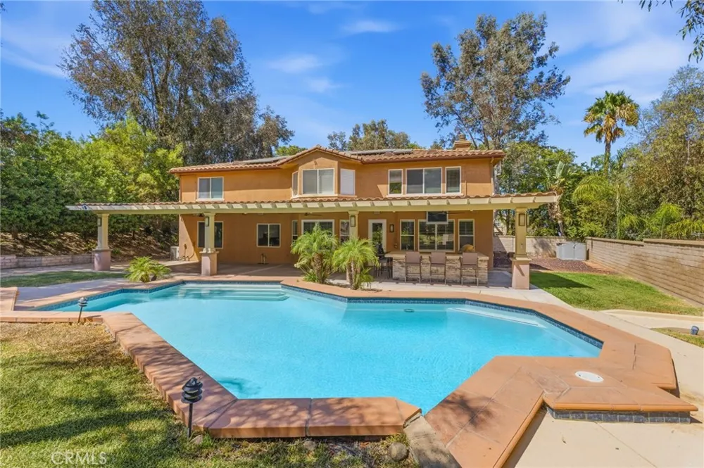 1568 Vandagriff Corona, CA 92883