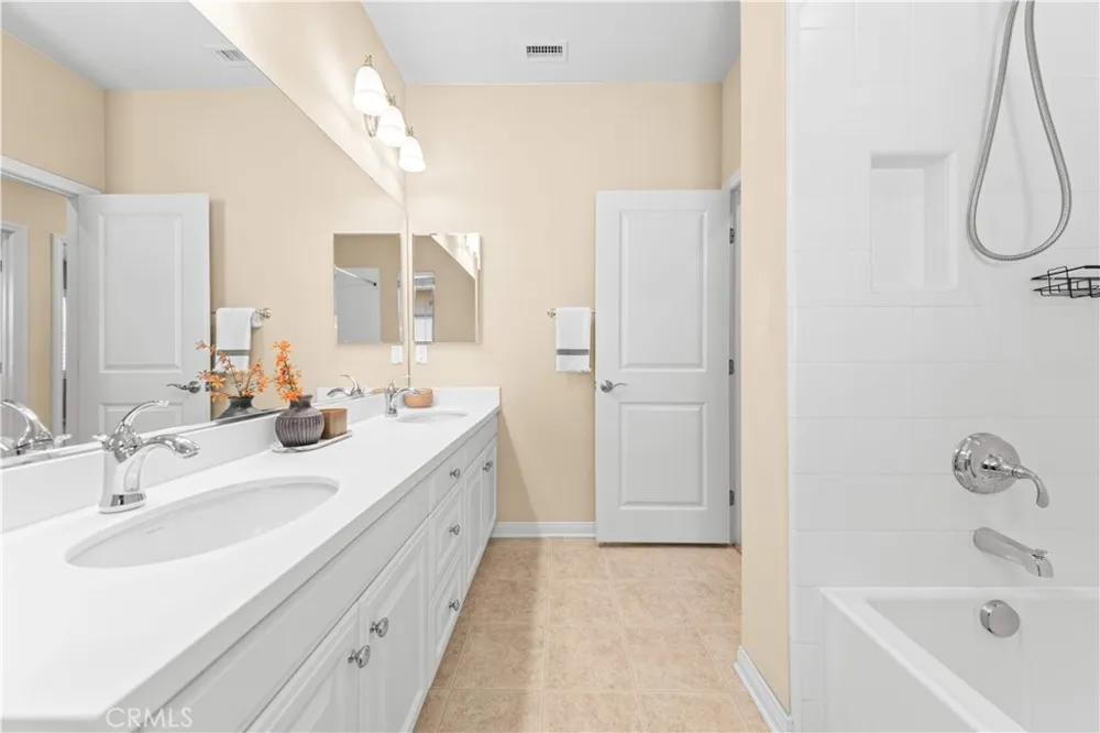 30 Larkfield Irvine, CA 92620