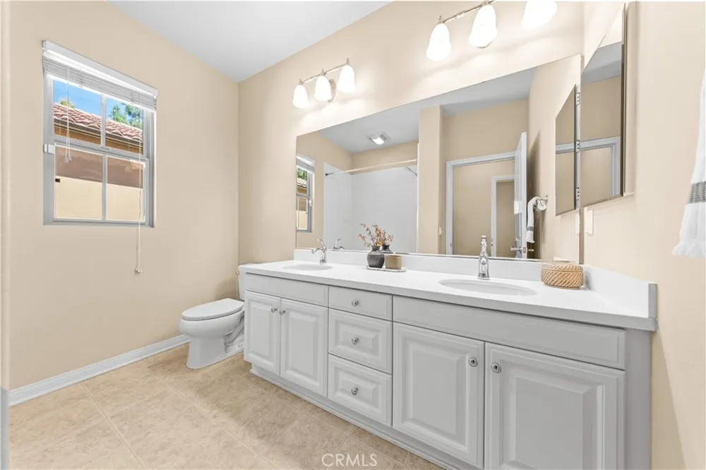 30 Larkfield Irvine, CA 92620