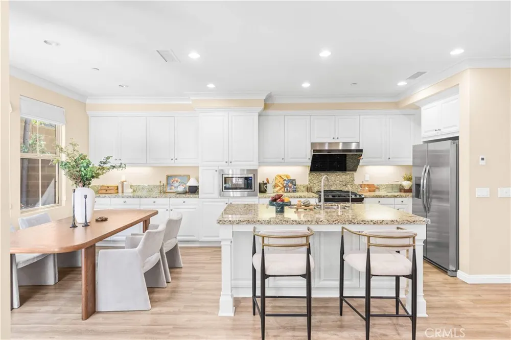 30 Larkfield Irvine, CA 92620