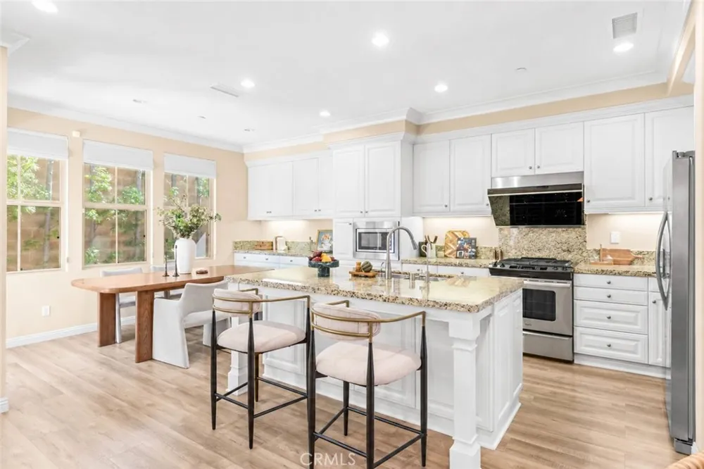 30 Larkfield Irvine, CA 92620