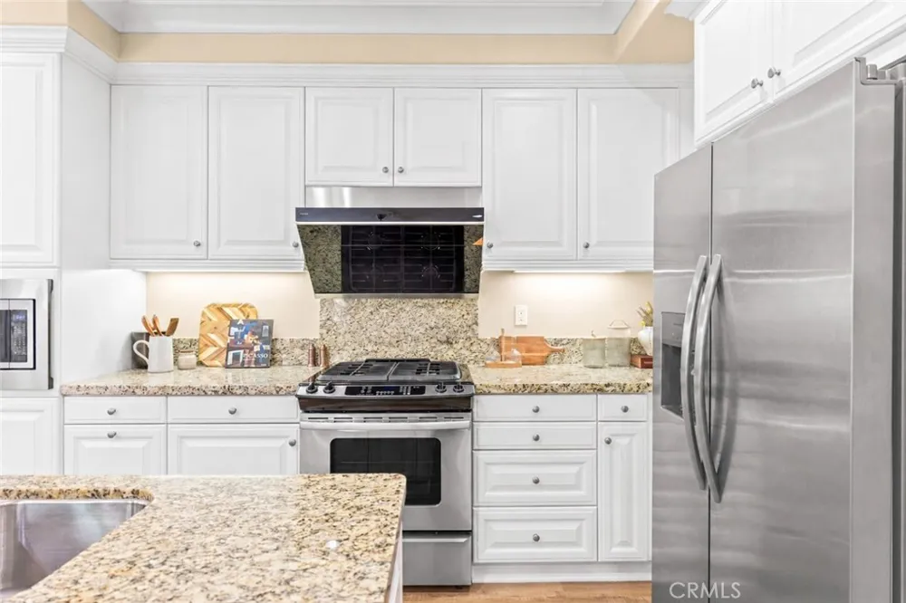 30 Larkfield Irvine, CA 92620