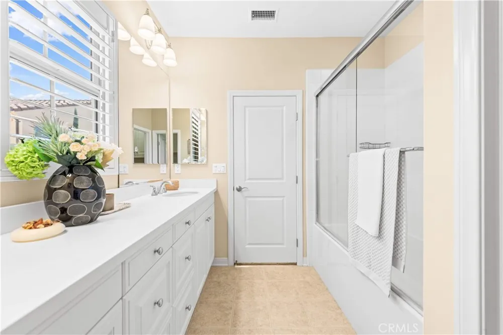 30 Larkfield Irvine, CA 92620