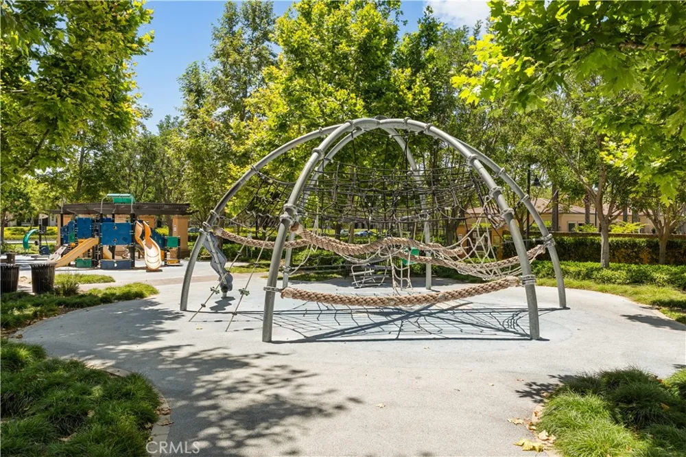 30 Larkfield Irvine, CA 92620