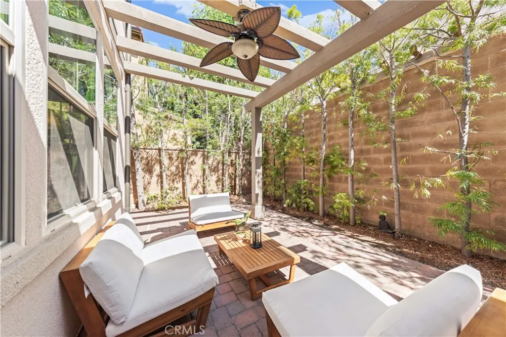 30 Larkfield Irvine, CA 92620