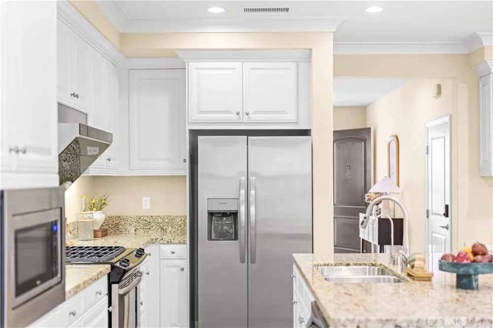 30 Larkfield Irvine, CA 92620