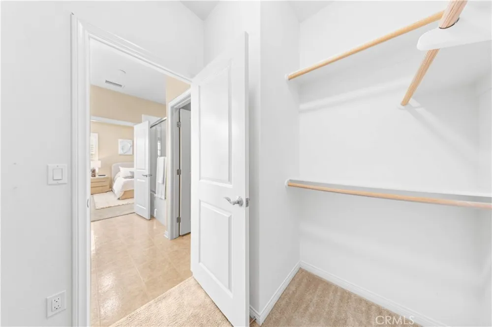 30 Larkfield Irvine, CA 92620