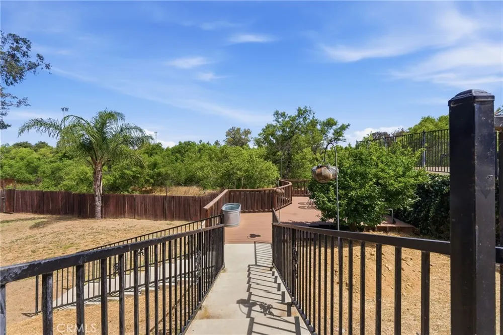 1437 W I Wilmington, CA 90744