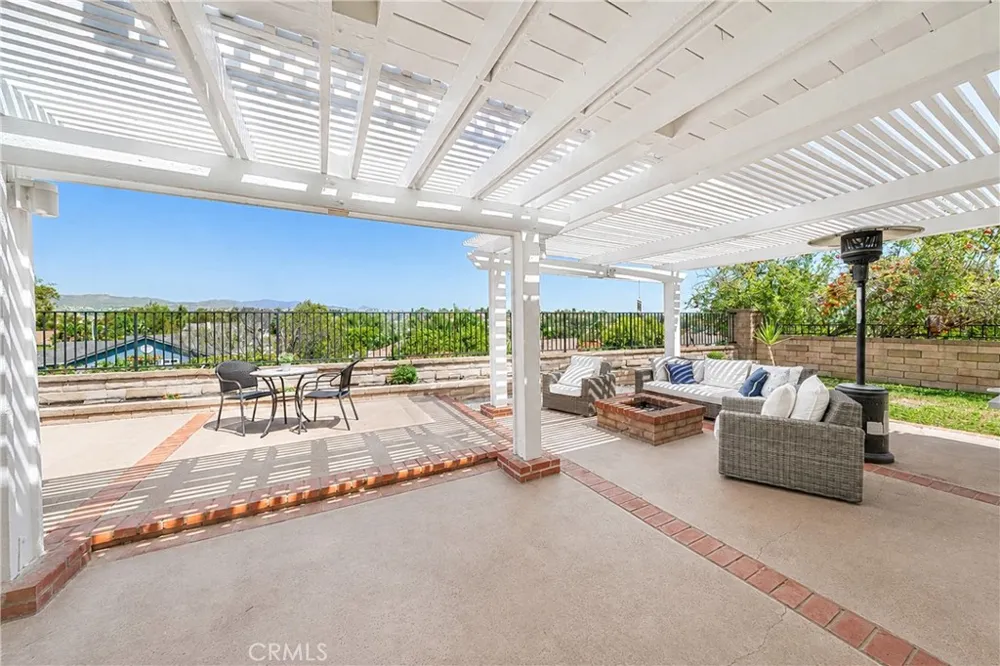 23472 Via Chiripa Mission Viejo, CA 92691