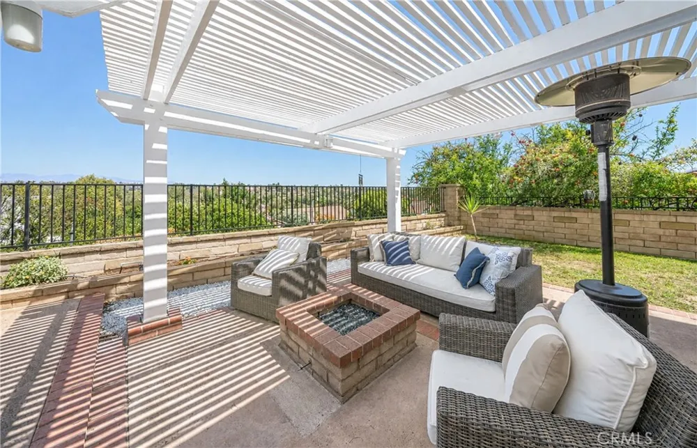 23472 Via Chiripa Mission Viejo, CA 92691