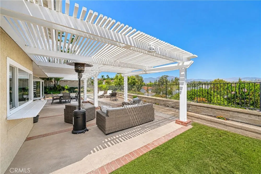 23472 Via Chiripa Mission Viejo, CA 92691