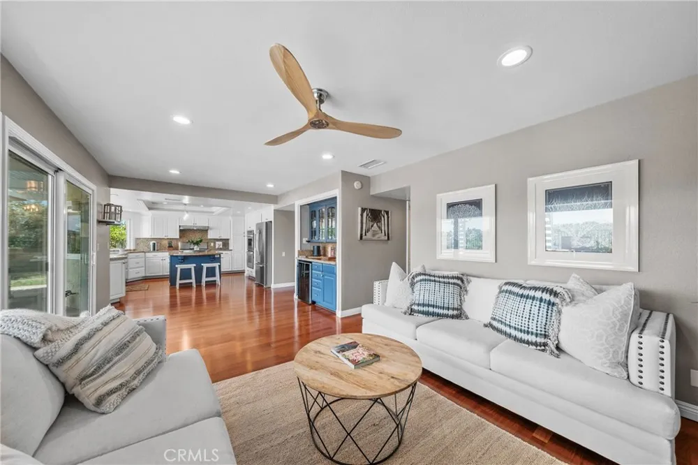 23472 Via Chiripa Mission Viejo, CA 92691