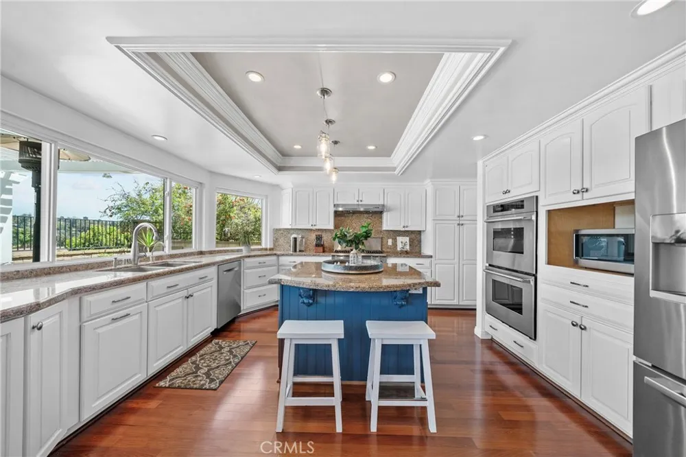 23472 Via Chiripa Mission Viejo, CA 92691