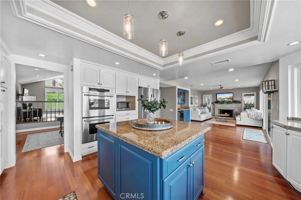 23472 Via Chiripa Mission Viejo, CA 92691