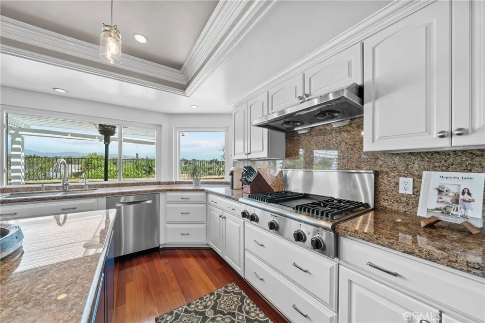 23472 Via Chiripa Mission Viejo, CA 92691