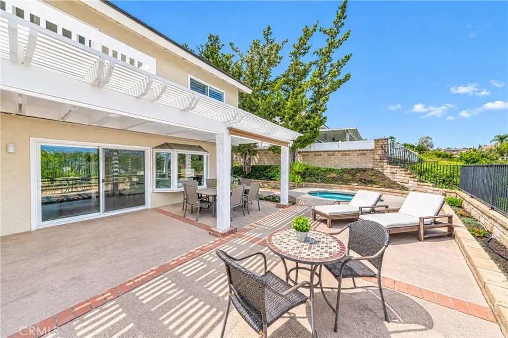 23472 Via Chiripa Mission Viejo, CA 92691