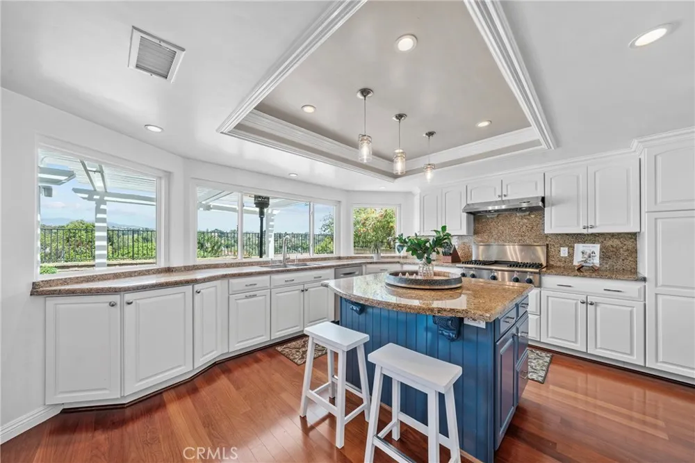 23472 Via Chiripa Mission Viejo, CA 92691