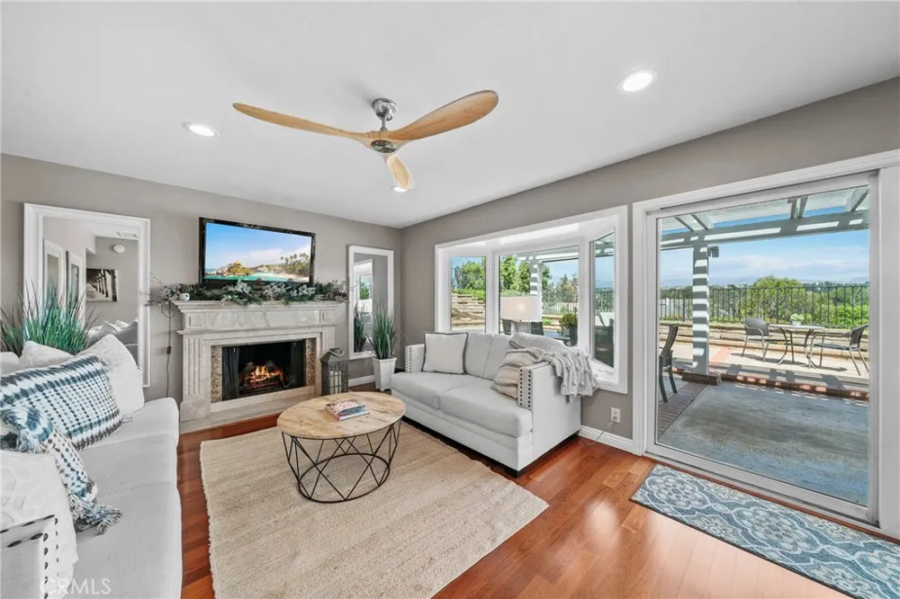 23472 Via Chiripa Mission Viejo, CA 92691