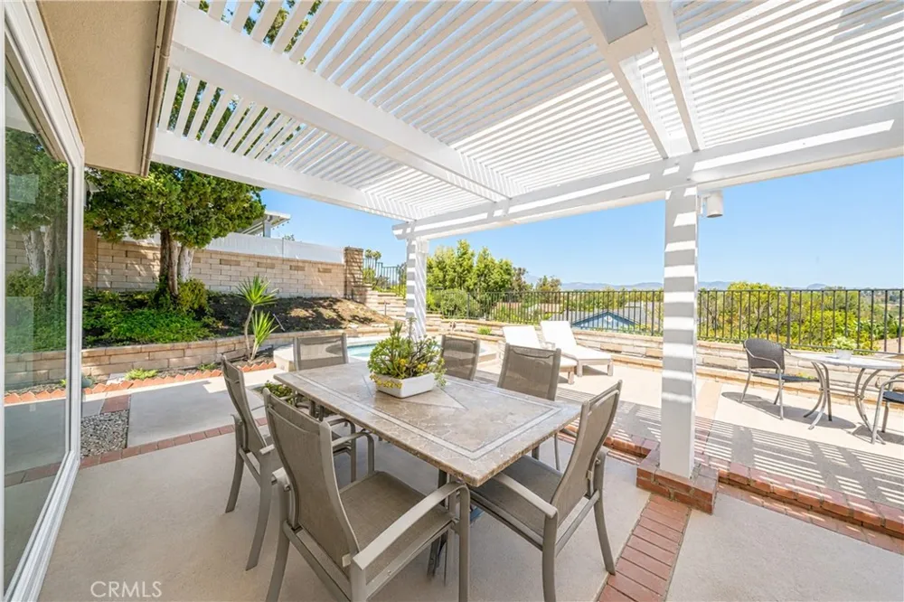 23472 Via Chiripa Mission Viejo, CA 92691